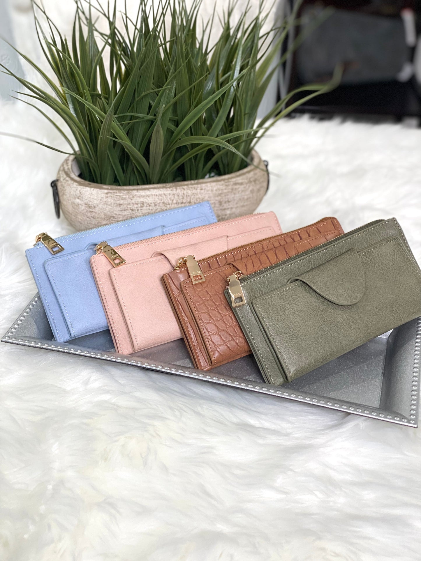 Kyla Wallet/Wristlet in Olive