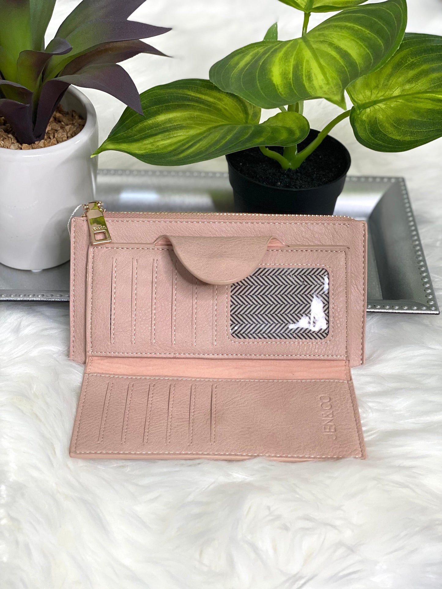 Kyla Wallet/Wristlet in Pink