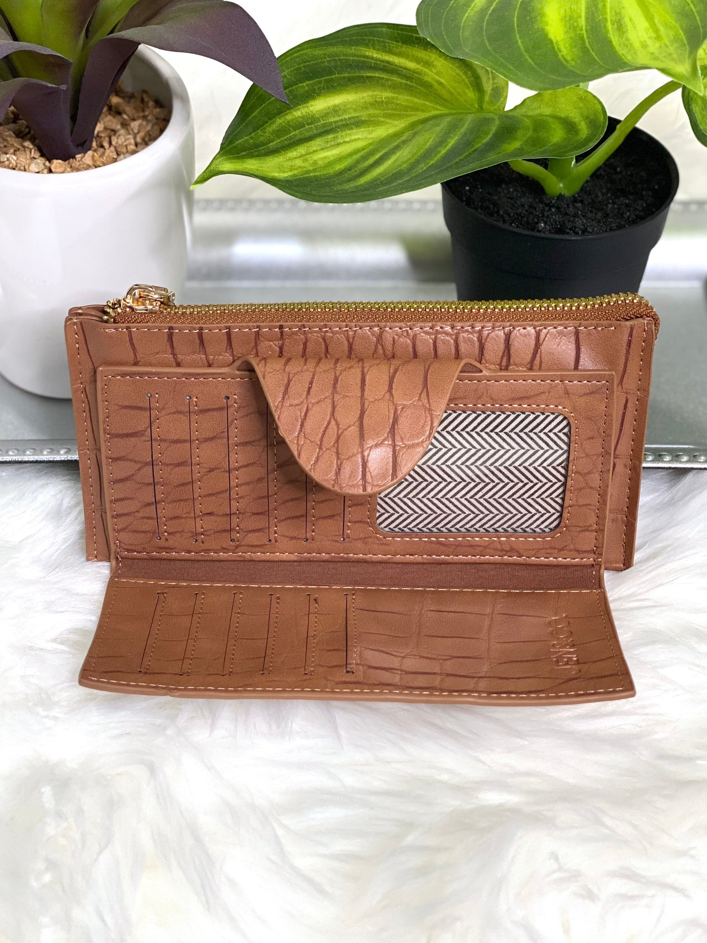 Kyla Wallet/Wristlet in Crocodile Brown