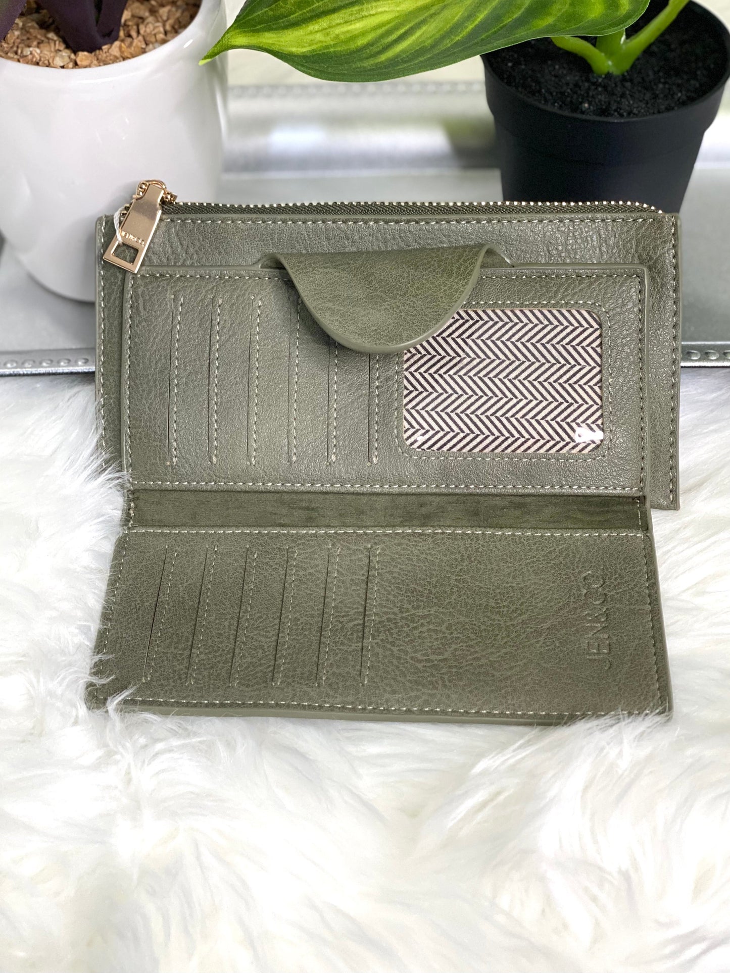 Kyla Wallet/Wristlet in Olive