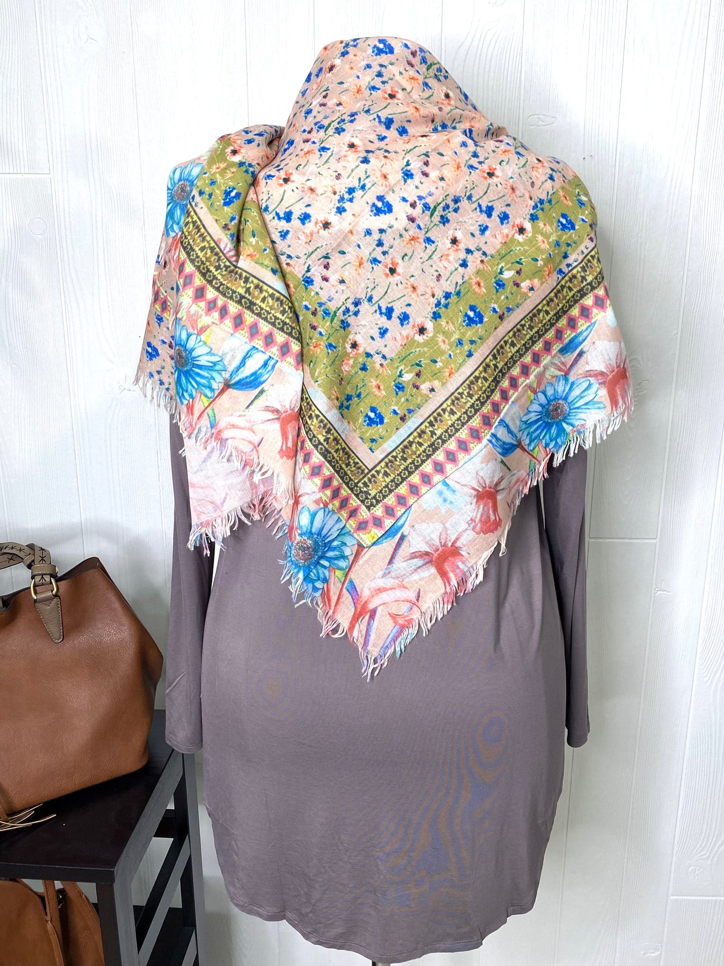 Sarong/Oversized Scarf Pink-Blue Daisy