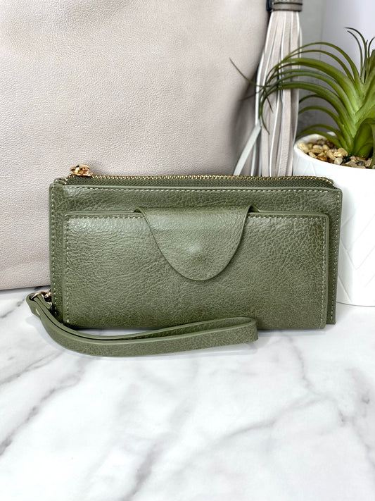 Kyla Wallet/Wristlet in Olive