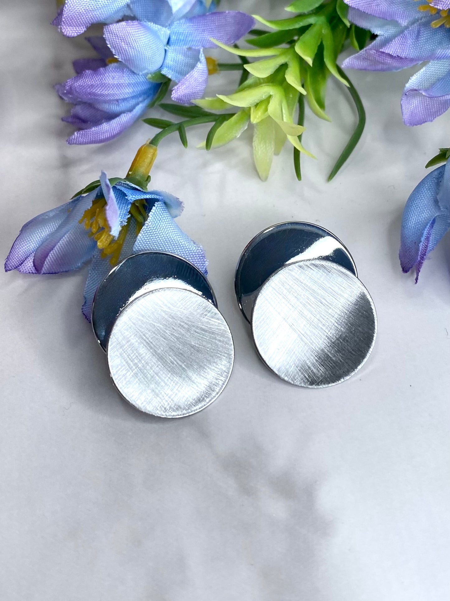 Brushed And Polished Disc Stud Earrings in Silver