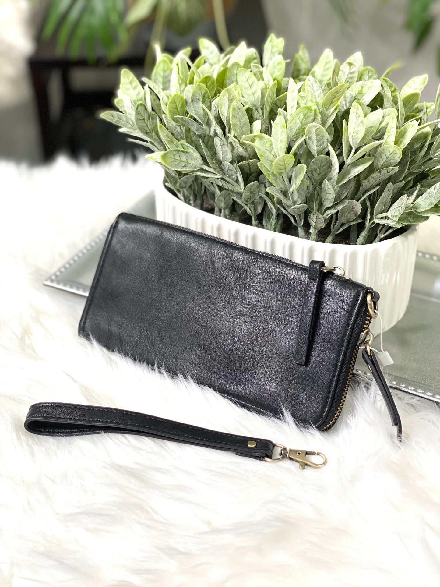 Chloe Wristlet/Wallet in Black